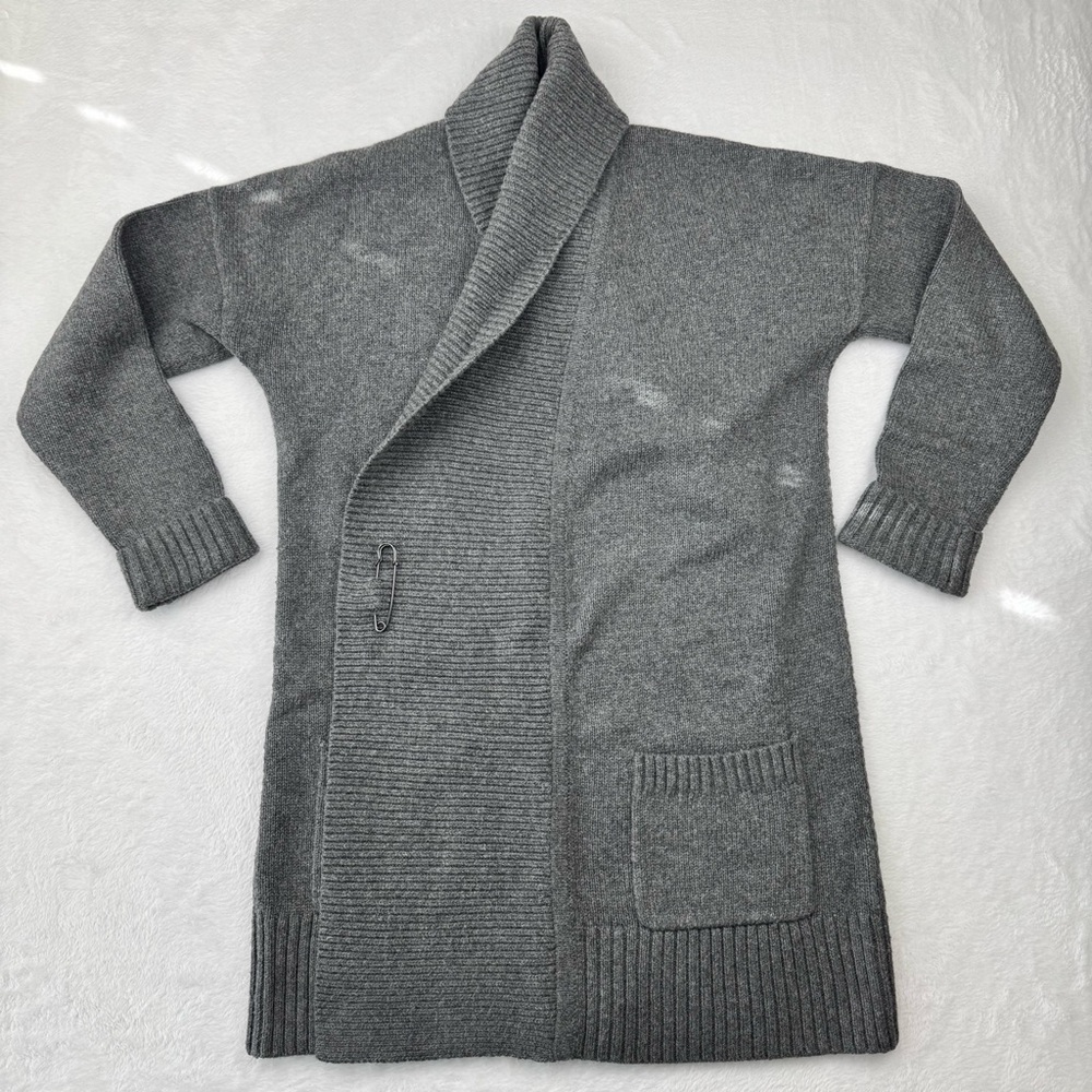 Banana Republic wrap cardigan sweater plus decorative pin for closure. Size M
